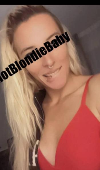 sabrina, 25 Caucasian/White female escort, Ottawa