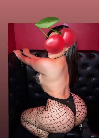Alysss, 28 Caucasian/White female escort, Ottawa